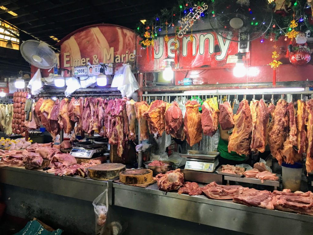フィリピン　市場に並ぶお肉