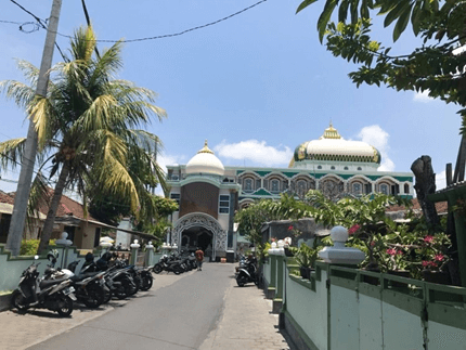 インドネシアのバリ島デンパサールの空港近くにあるモスク
